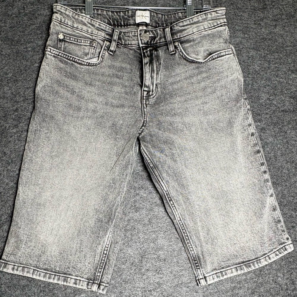 Calvin Klein Women’s Gray Bermuda Jean Shorts Size 30